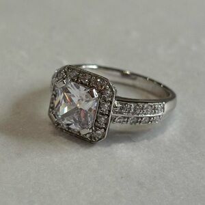 925 Sterling Silver Statement Ring CZ Faux Diamond Halo & Pave Band Size 9.25